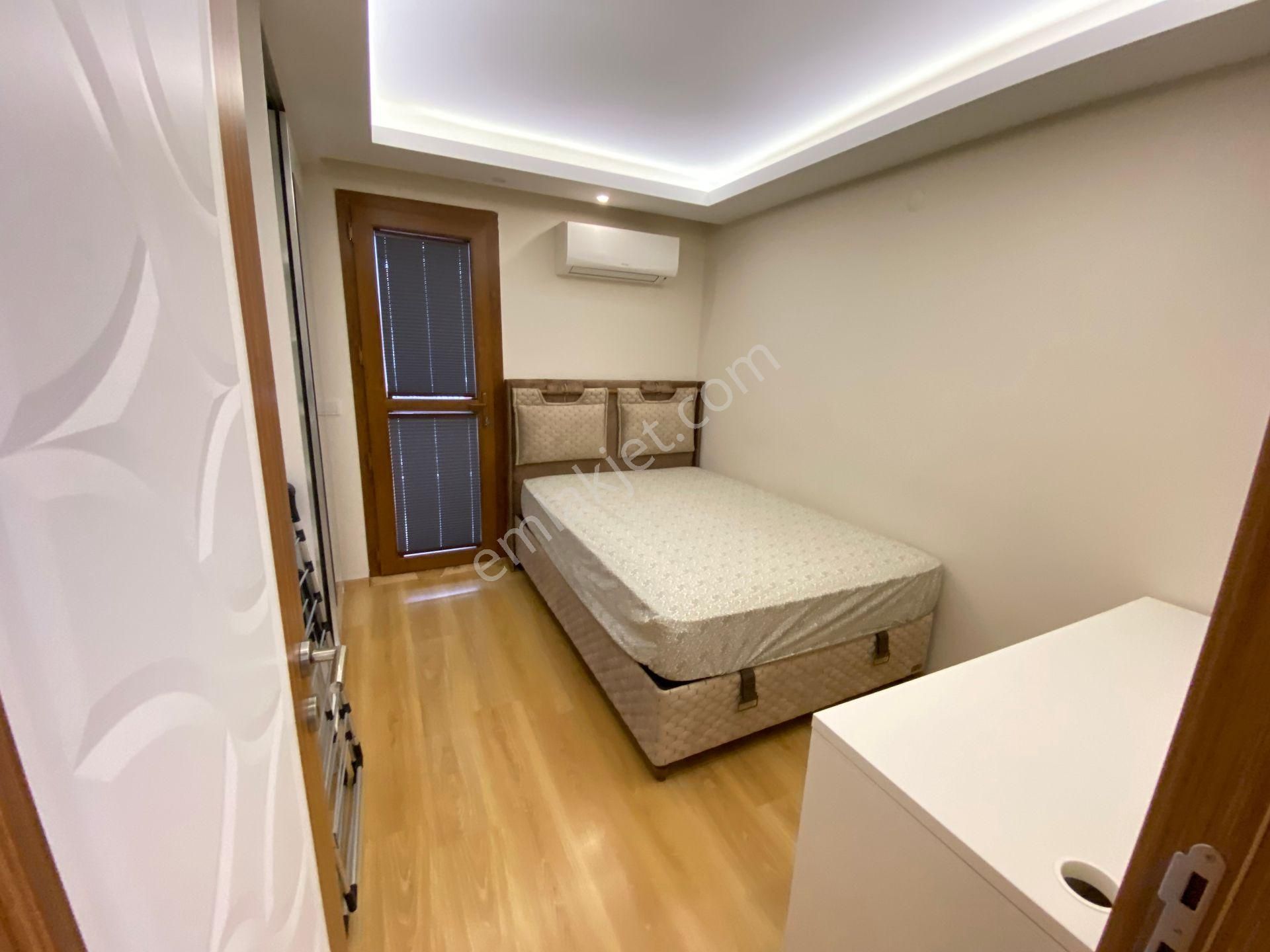 İzmir Ürkmez'de Bahçeli Masrafsız Plaja 50m 3+1 Satılık Villa - Görsel 19