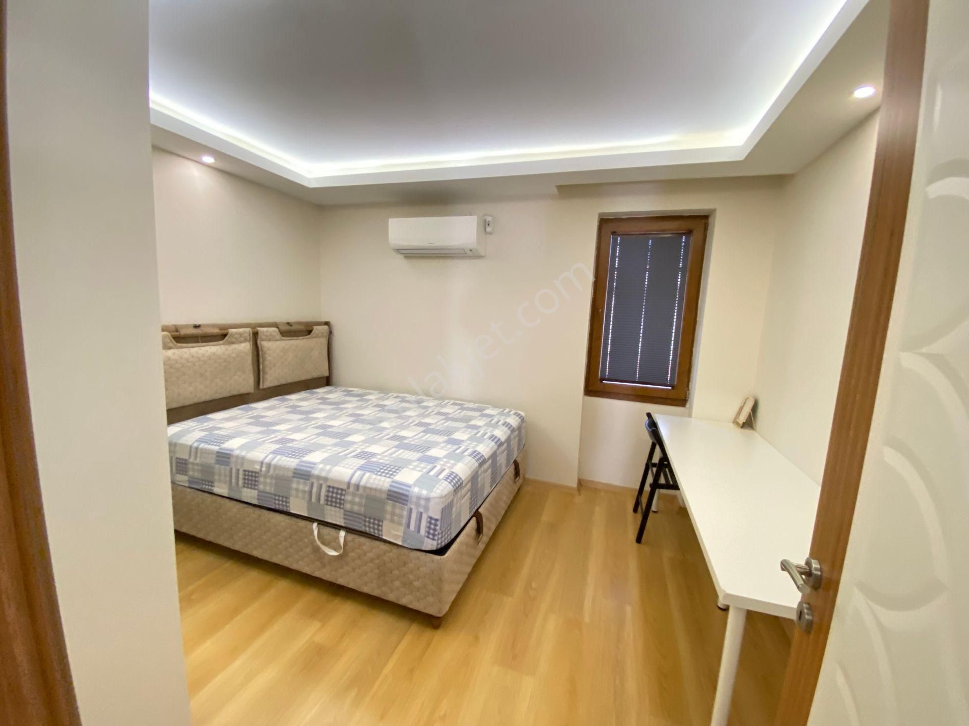 İzmir Ürkmez'de Bahçeli Masrafsız Plaja 50m 3+1 Satılık Villa - Görsel 25