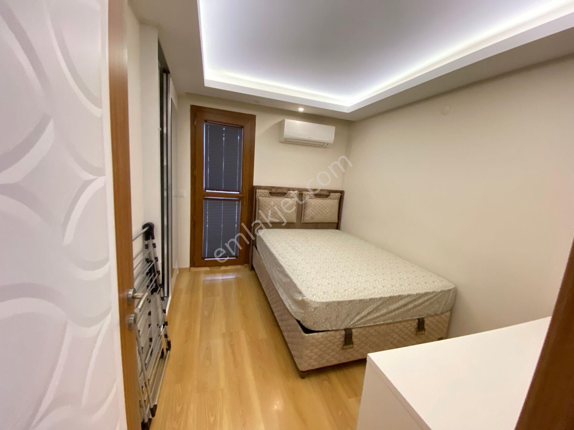 İzmir Ürkmez'de Bahçeli Masrafsız Plaja 50m 3+1 Satılık Villa - Görsel 20