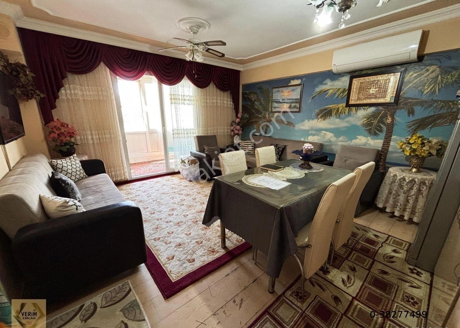 Seferihisar Ürkmez De Çarşı Merkezinde Denize 100mt Satılık 2+1 Daire