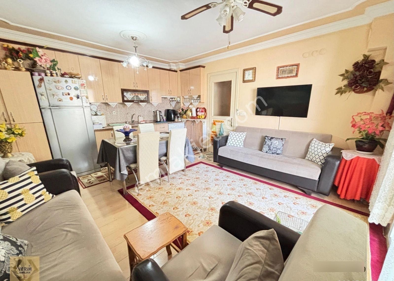 Seferihisar Ürkmez De Çarşı Merkezinde Denize 100mt Satılık 2+1 Daire - Görsel 2