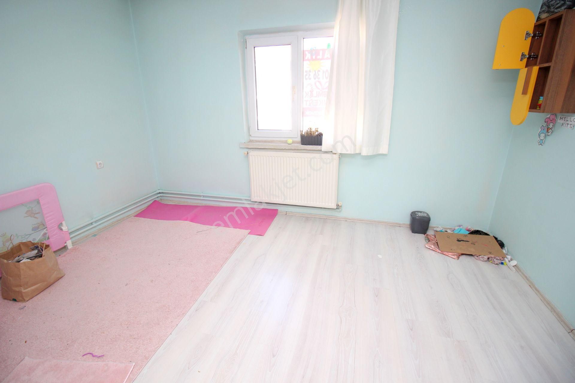 Emre Emlaktan Topçu Mahallesinde Site İçerisinde **boş** Kiralık 3+1 Daire - Görsel 10