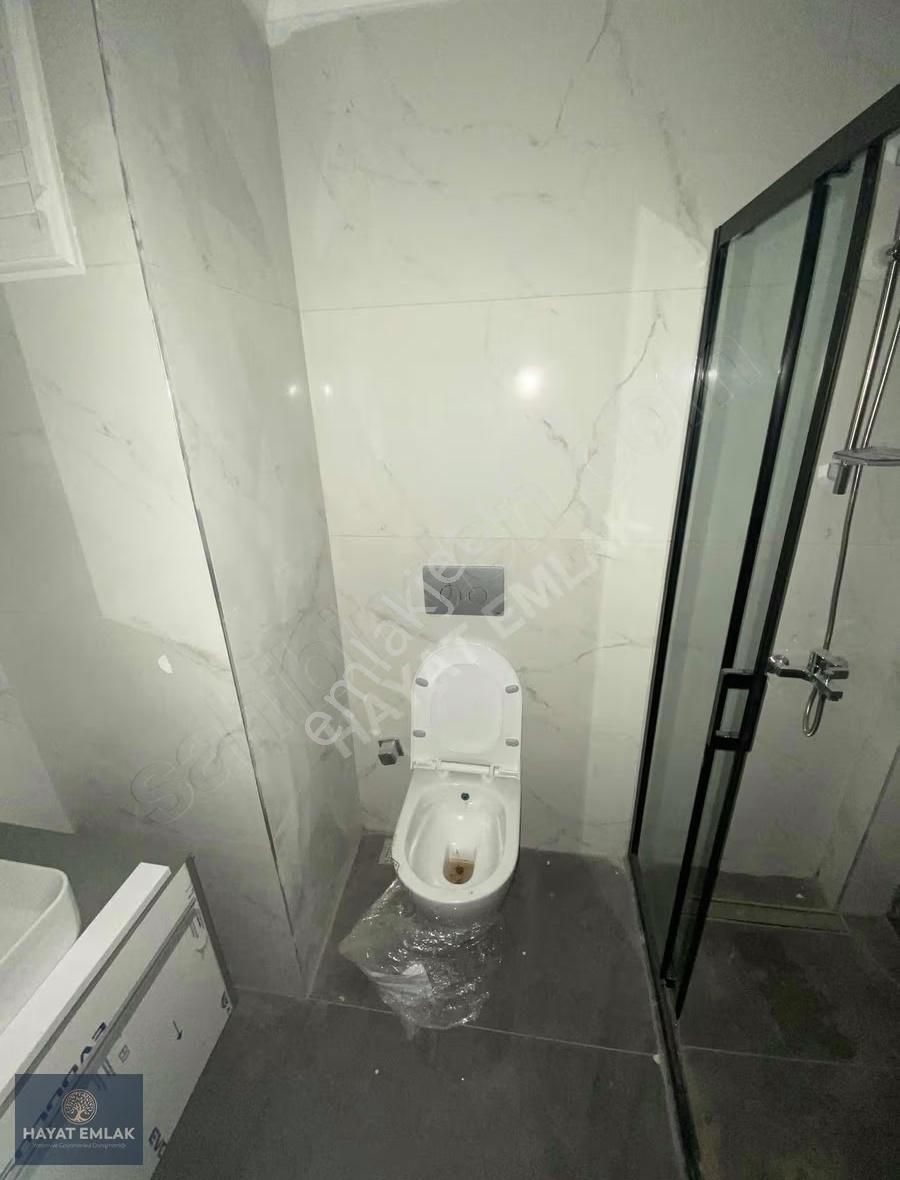 Cami Mahallesinde Sahile Yürüme Mesafesinde Satılık - Görsel 23