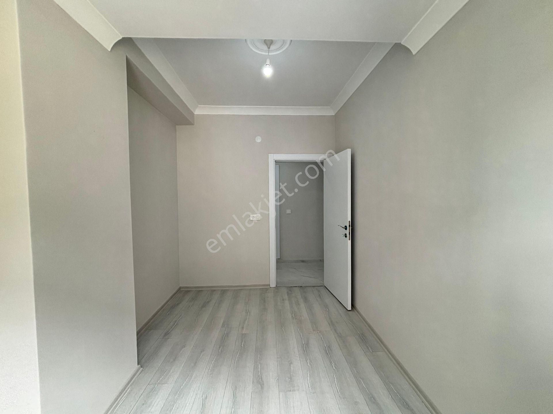 Güven'den İstasyon'da Okullar Bölgesinde K.otoparklı 2+1 Daire - Görsel 7