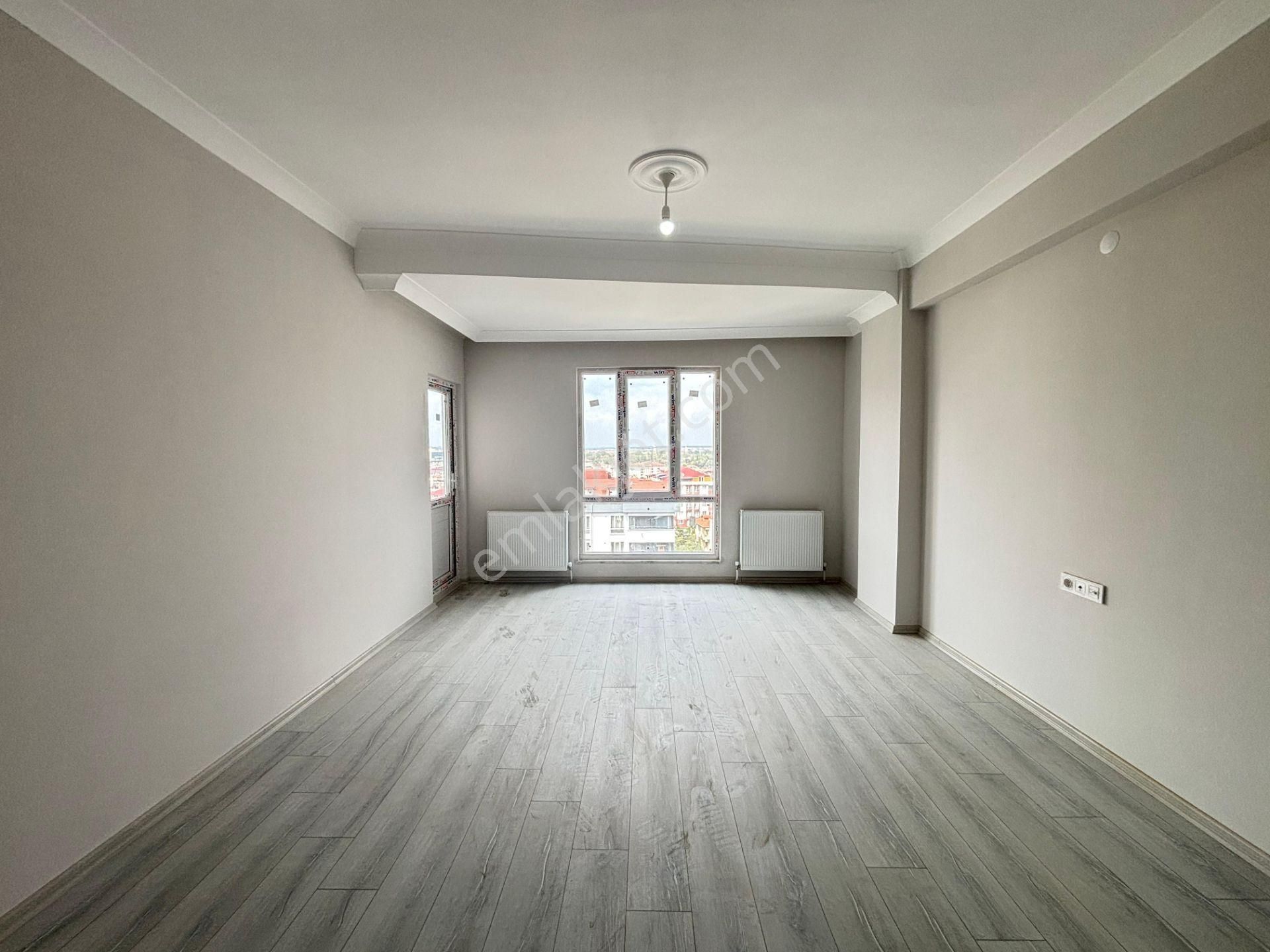 Güven'den İstasyon'da Okullar Bölgesinde K.otoparklı 2+1 Daire