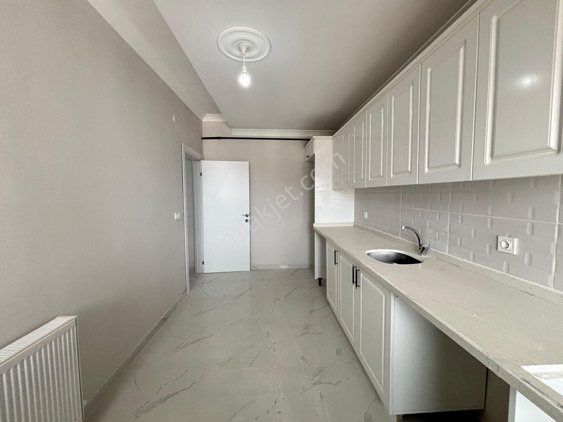 Güven'den İstasyon'da Okullar Bölgesinde K.otoparklı 2+1 Daire - Görsel 9