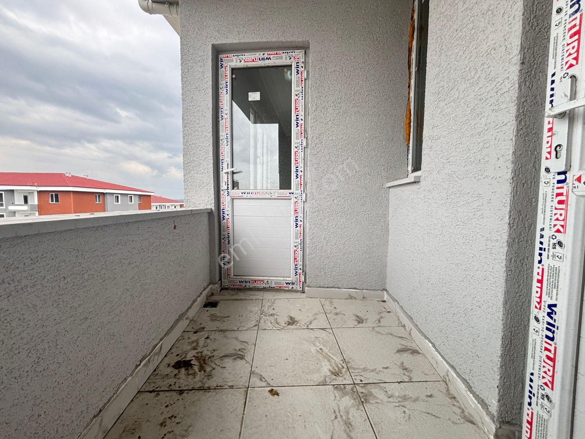 Güven'den İstasyon'da Okullar Bölgesinde K.otoparklı 2+1 Daire - Görsel 18