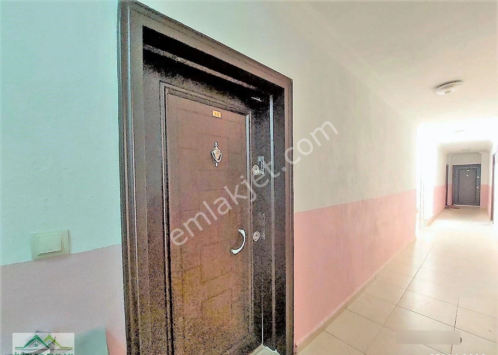 Seferihisar Ürkmez Merkez'de Satılık 2+1 Daire Ayrı Mutfak - Görsel 15