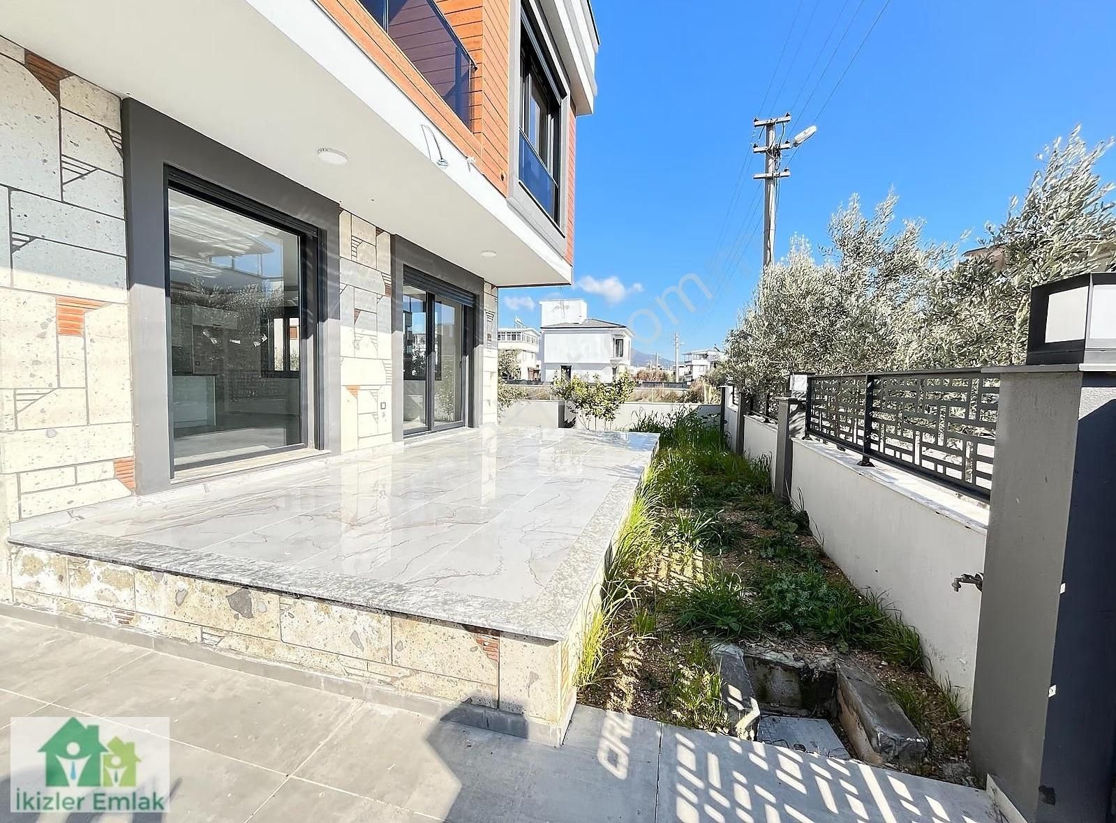 Ürkmez Doğanbey'de Satılık Sıfır Tek Müstakil 3+1 Geniş Villa - Görsel 30