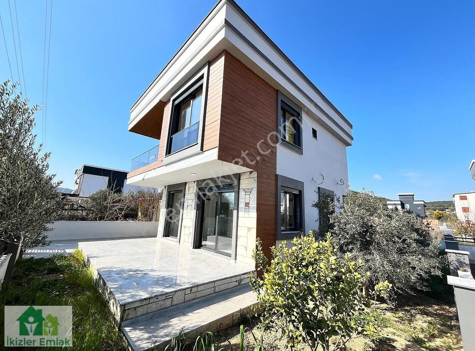 Ürkmez Doğanbey'de Satılık Sıfır Tek Müstakil 3+1 Geniş Villa - Görsel 25