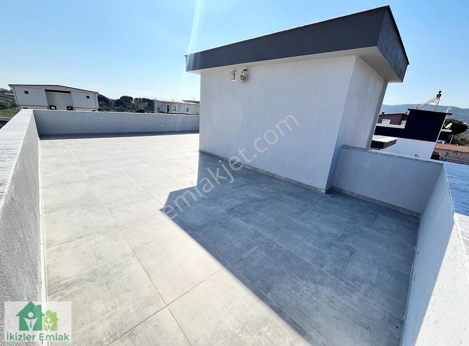 Ürkmez Doğanbey'de Satılık Sıfır Tek Müstakil 3+1 Geniş Villa - Görsel 10