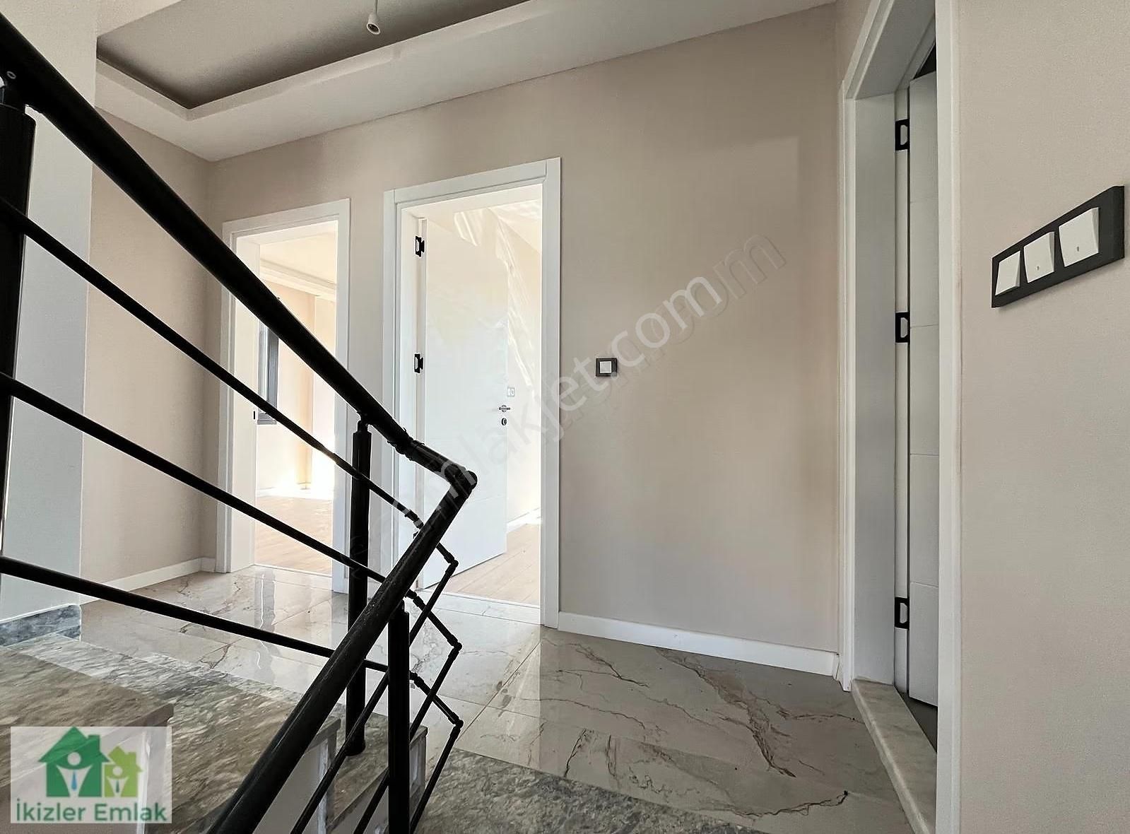 Ürkmez Doğanbey'de Satılık Sıfır Tek Müstakil 3+1 Geniş Villa - Görsel 15