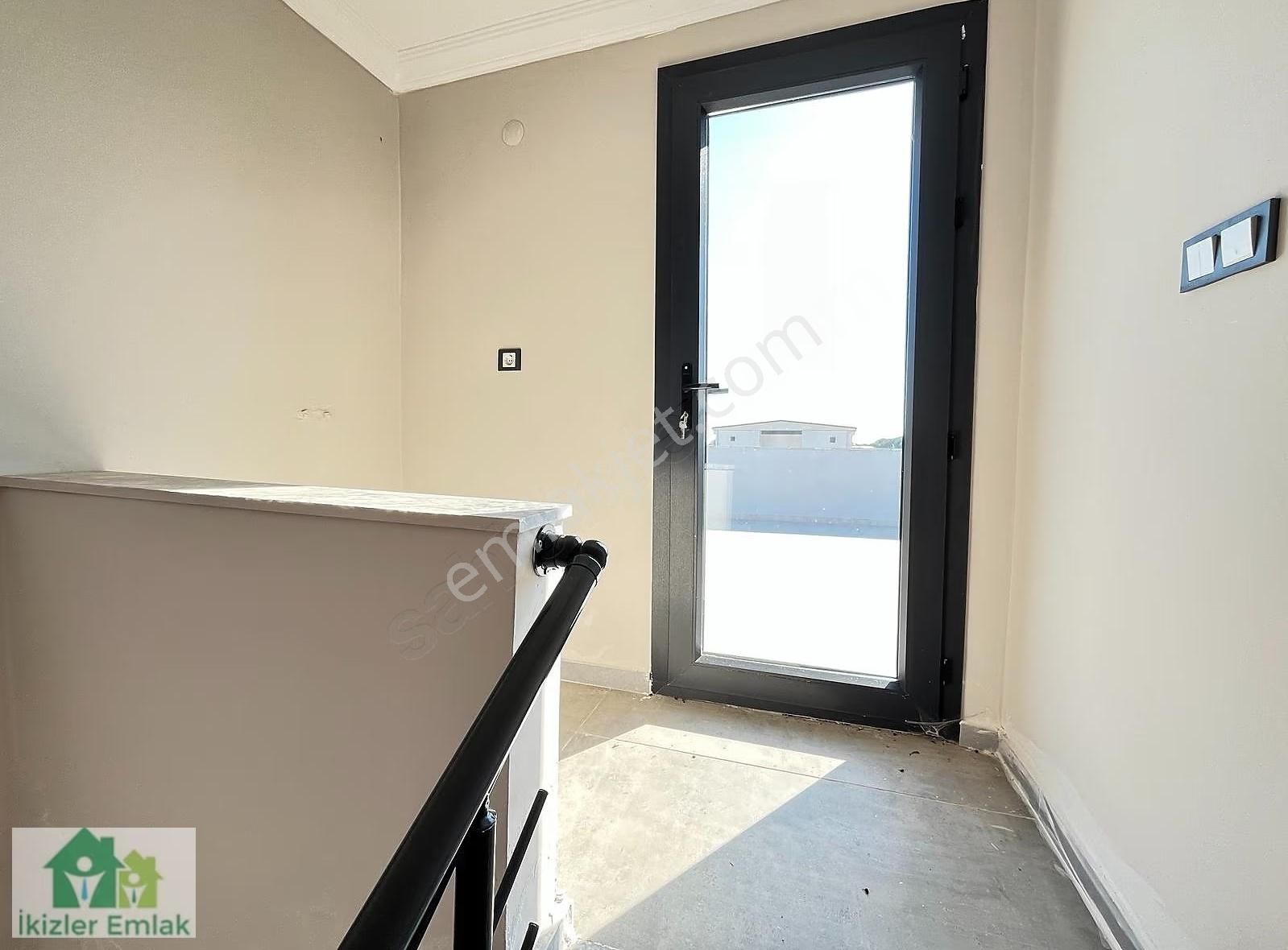 Ürkmez Doğanbey'de Satılık Sıfır Tek Müstakil 3+1 Geniş Villa - Görsel 24