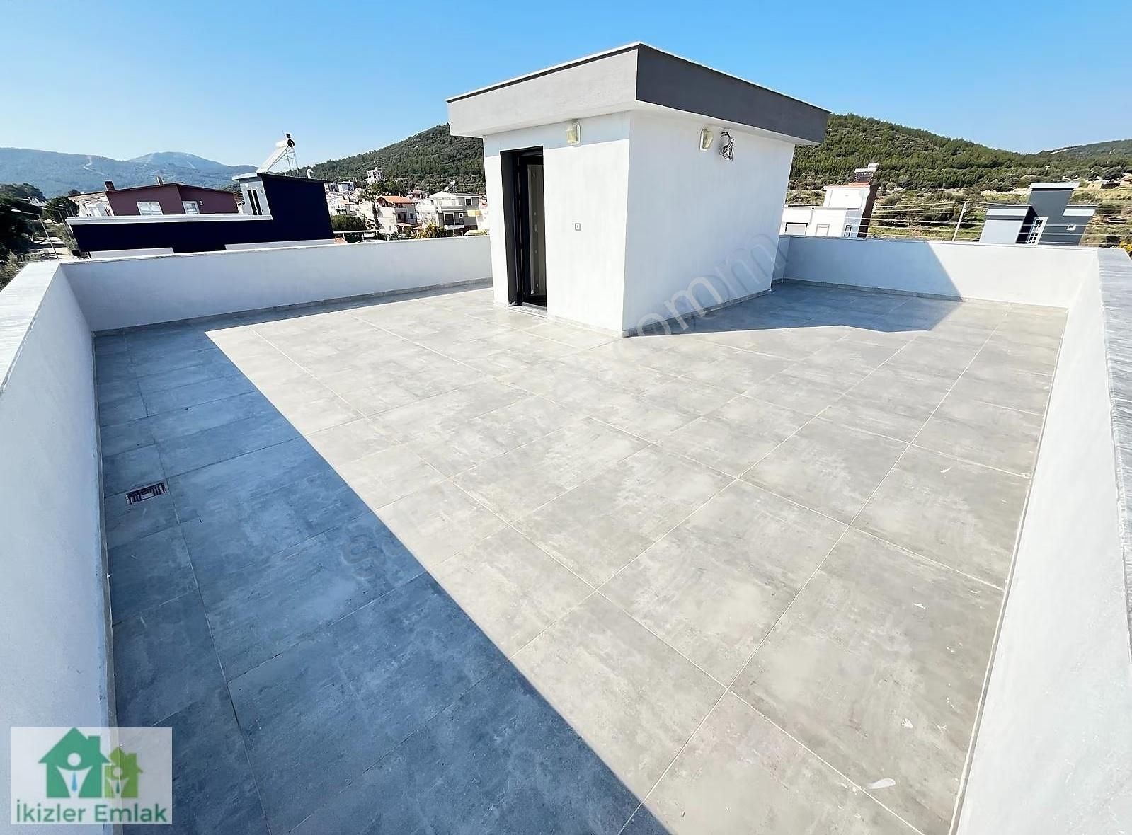 Ürkmez Doğanbey'de Satılık Sıfır Tek Müstakil 3+1 Geniş Villa - Görsel 26