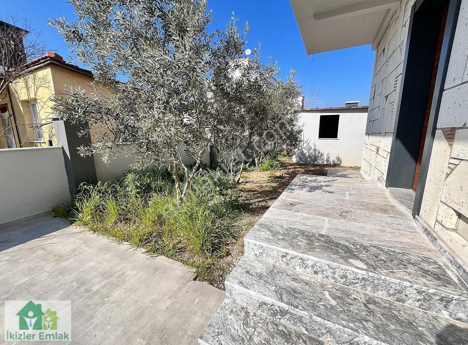 Ürkmez Doğanbey'de Satılık Sıfır Tek Müstakil 3+1 Geniş Villa - Görsel 20