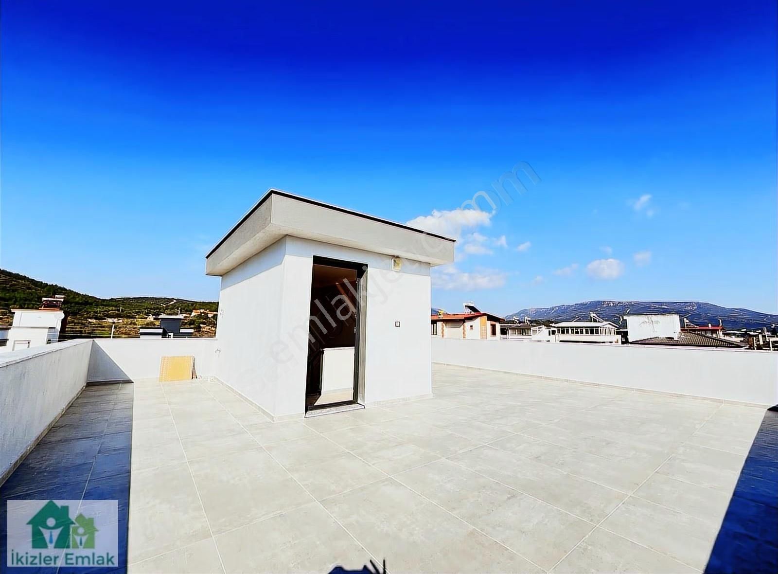 Ürkmez Doğanbey'de Satılık Sıfır Tek Müstakil 3+1 Geniş Villa - Görsel 16