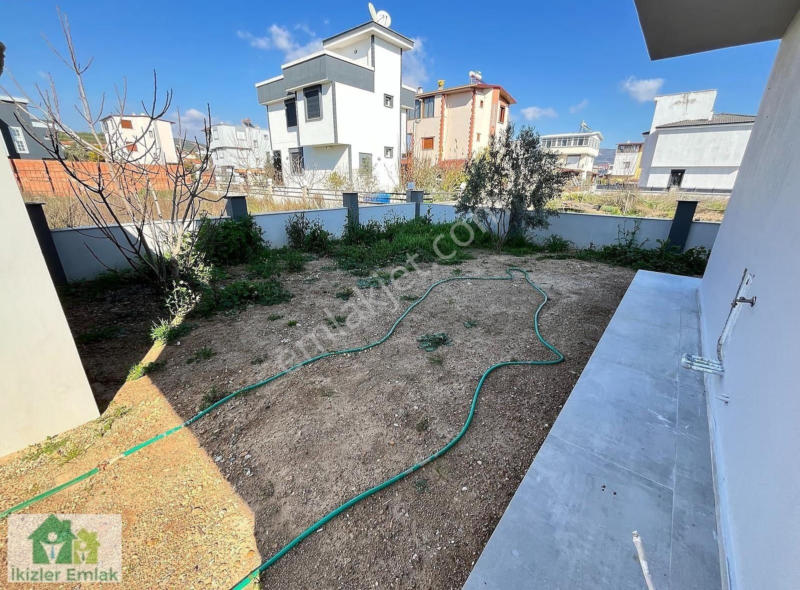 Ürkmez Doğanbey'de Satılık Sıfır Tek Müstakil 3+1 Geniş Villa - Görsel 12