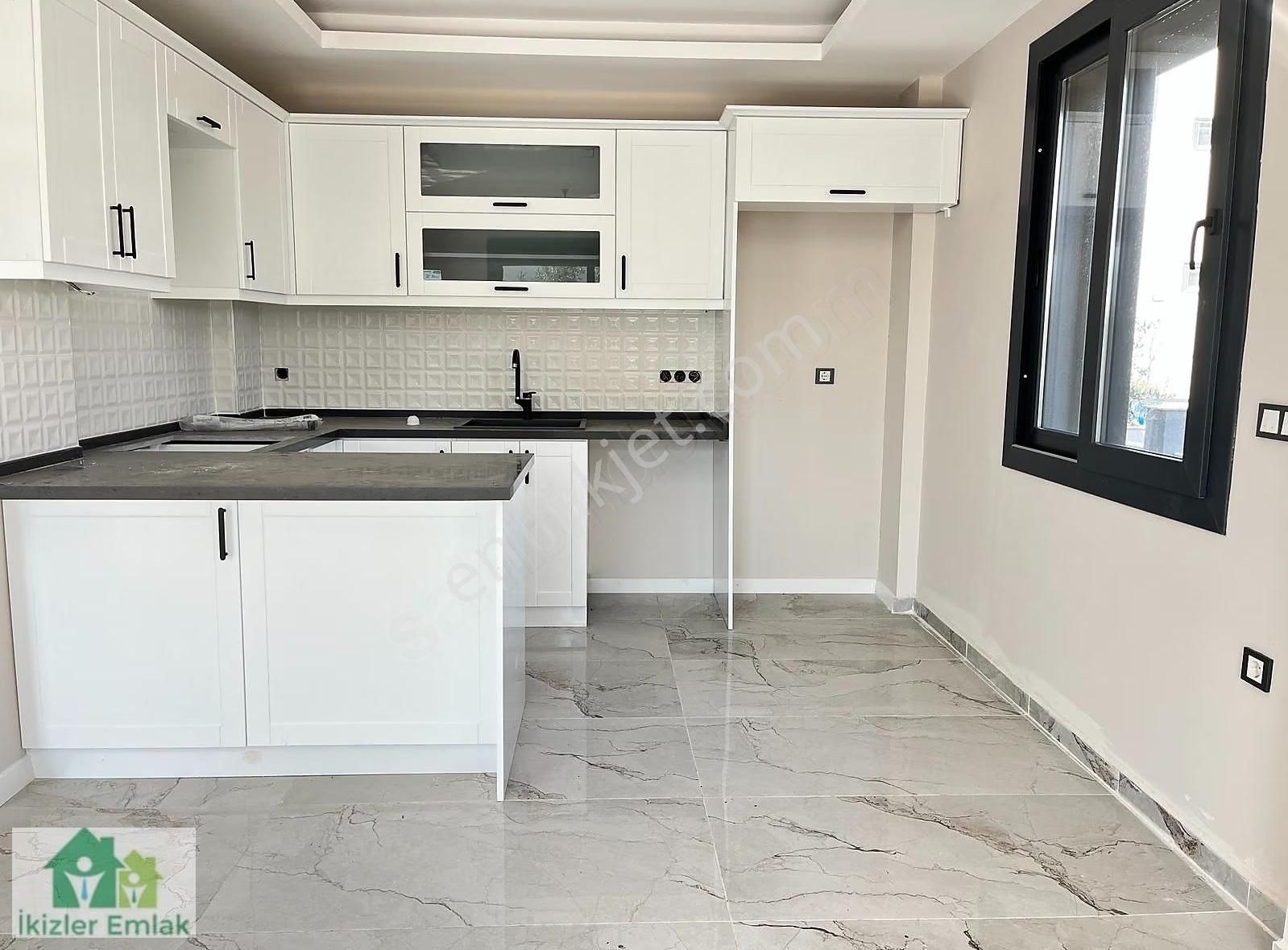 Ürkmez Doğanbey'de Satılık Sıfır Tek Müstakil 3+1 Geniş Villa - Görsel 18