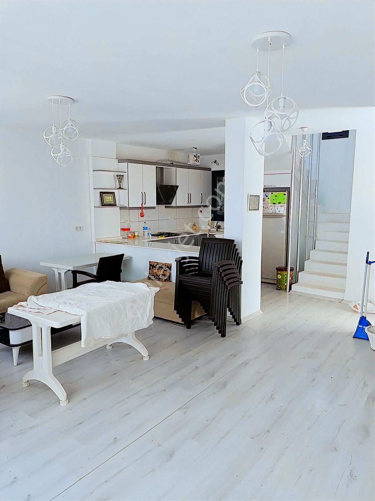 Mordoğanda Geniş Tripleks Havuzlu Site İçinde Bakımlı Bahçeli - Görsel 30