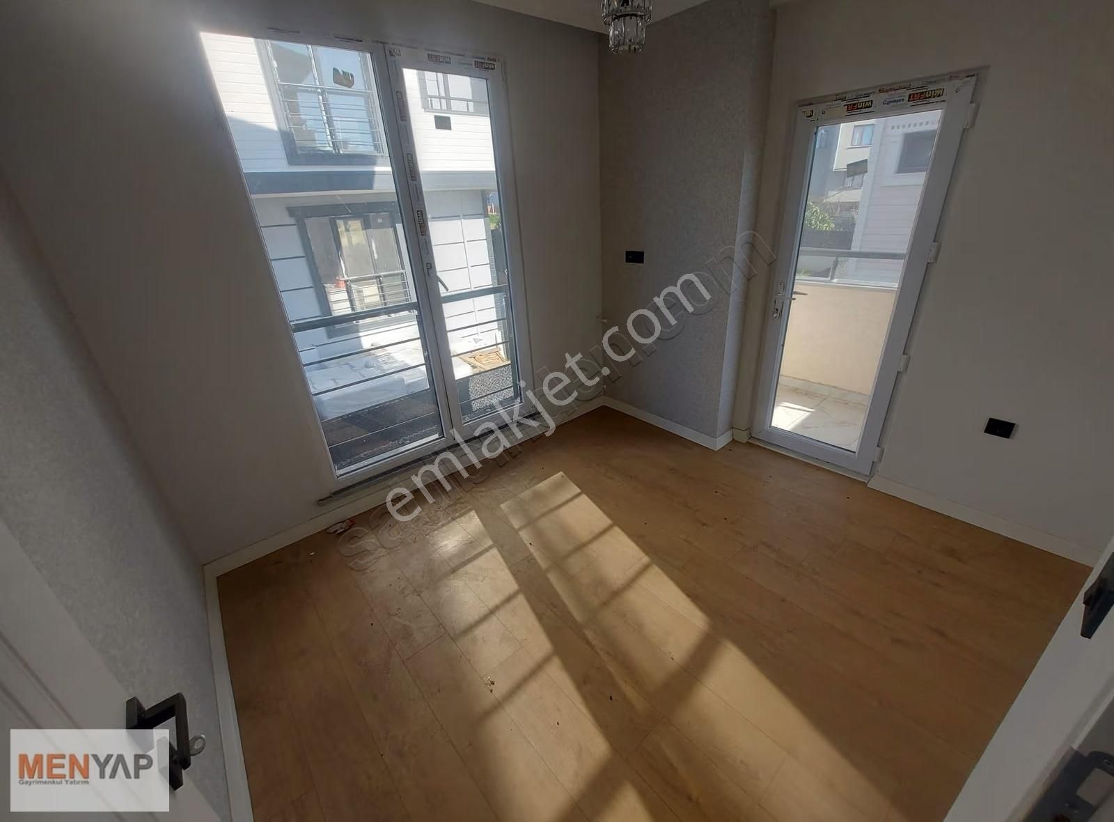 Deniz Tarafında 3+1 İskanlı Bahçeli Tribleks Villa - Görsel 16