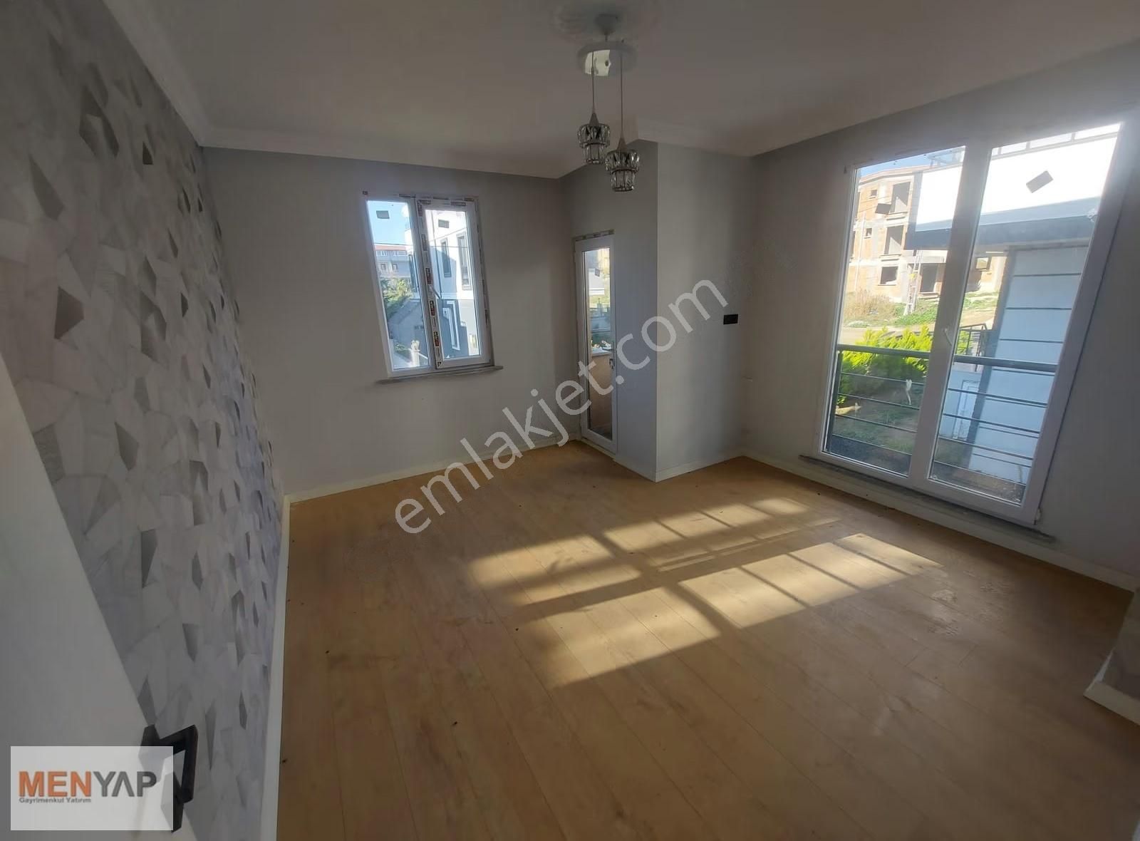 Deniz Tarafında 3+1 İskanlı Bahçeli Tribleks Villa - Görsel 24