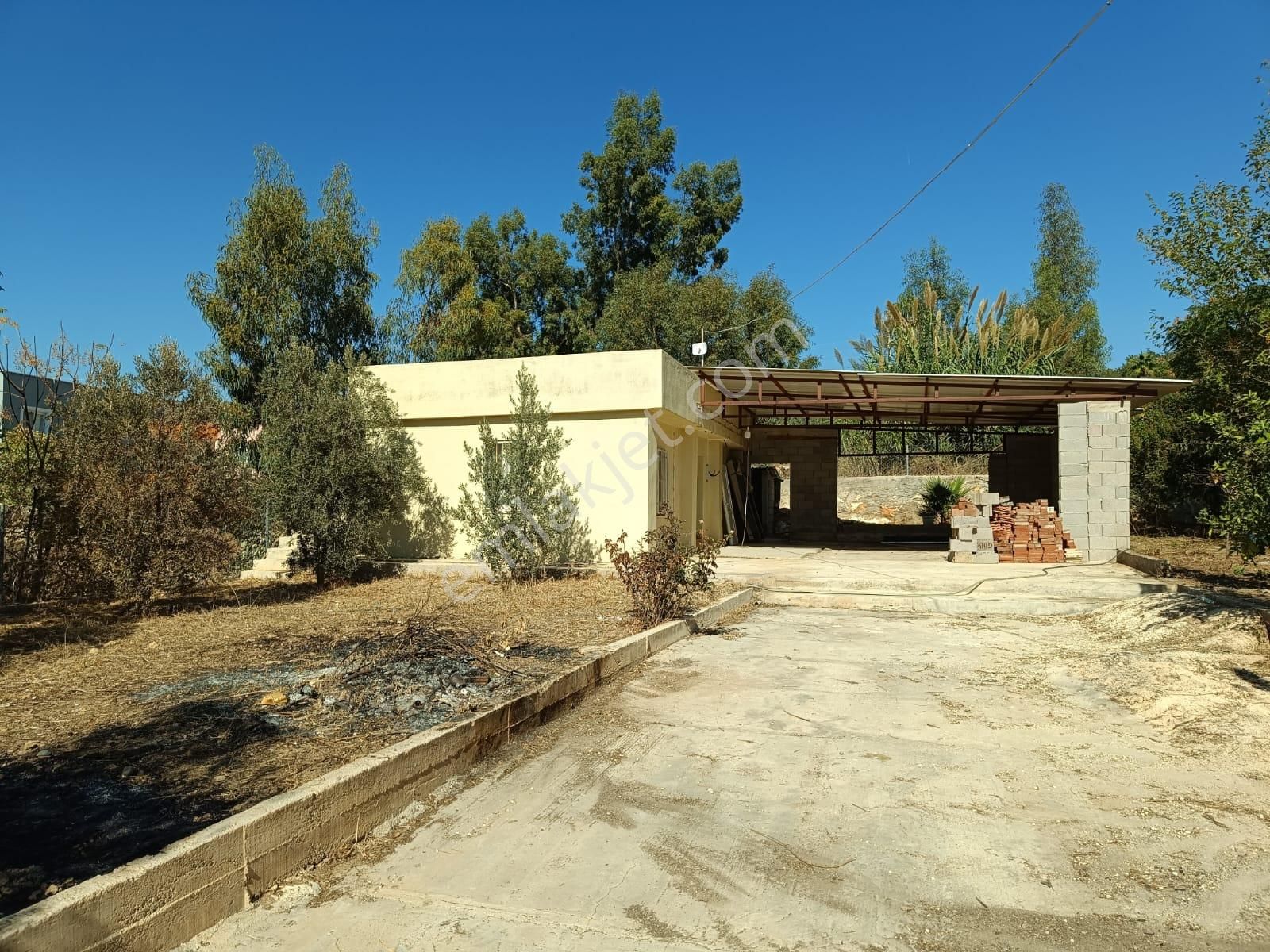 Satılık Müstakil Ev Ve Arsa - Silifke Esenbel’de 539 M² Arsa Üzerinde