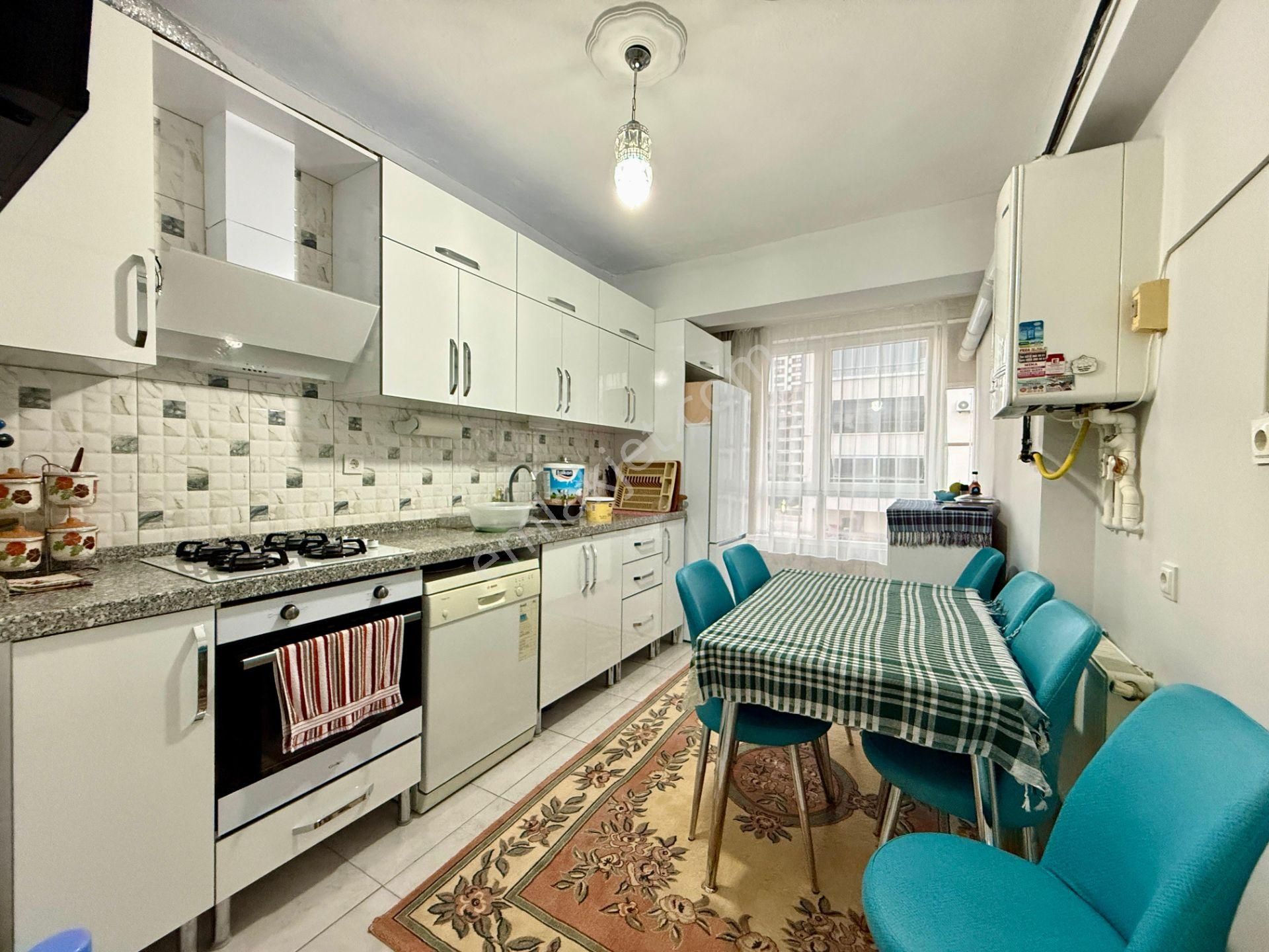 Ufuk Kılıç Emlak'tan Harika Lokasyon, Köşe Başı Yapılı Masrafsız