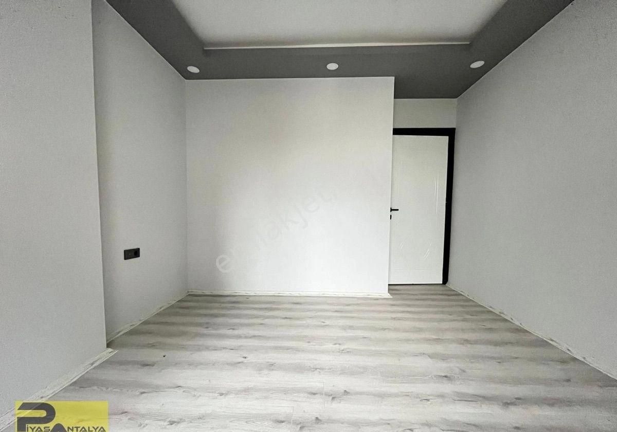 2+1 Ayrı Mutfaklı Katta Fırsat Daire - Görsel 24