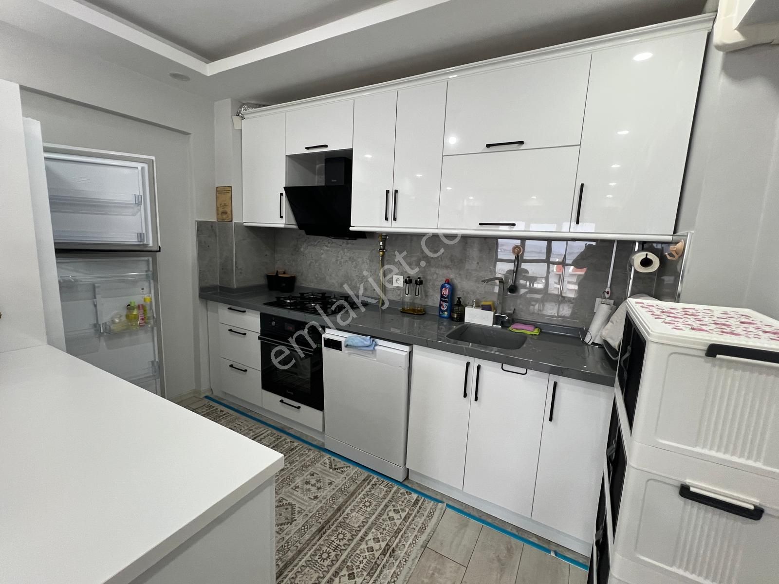 Lapseki Çardak'ta Boğaz Manzaralı 1+1 Satılık Daire - Görsel 4