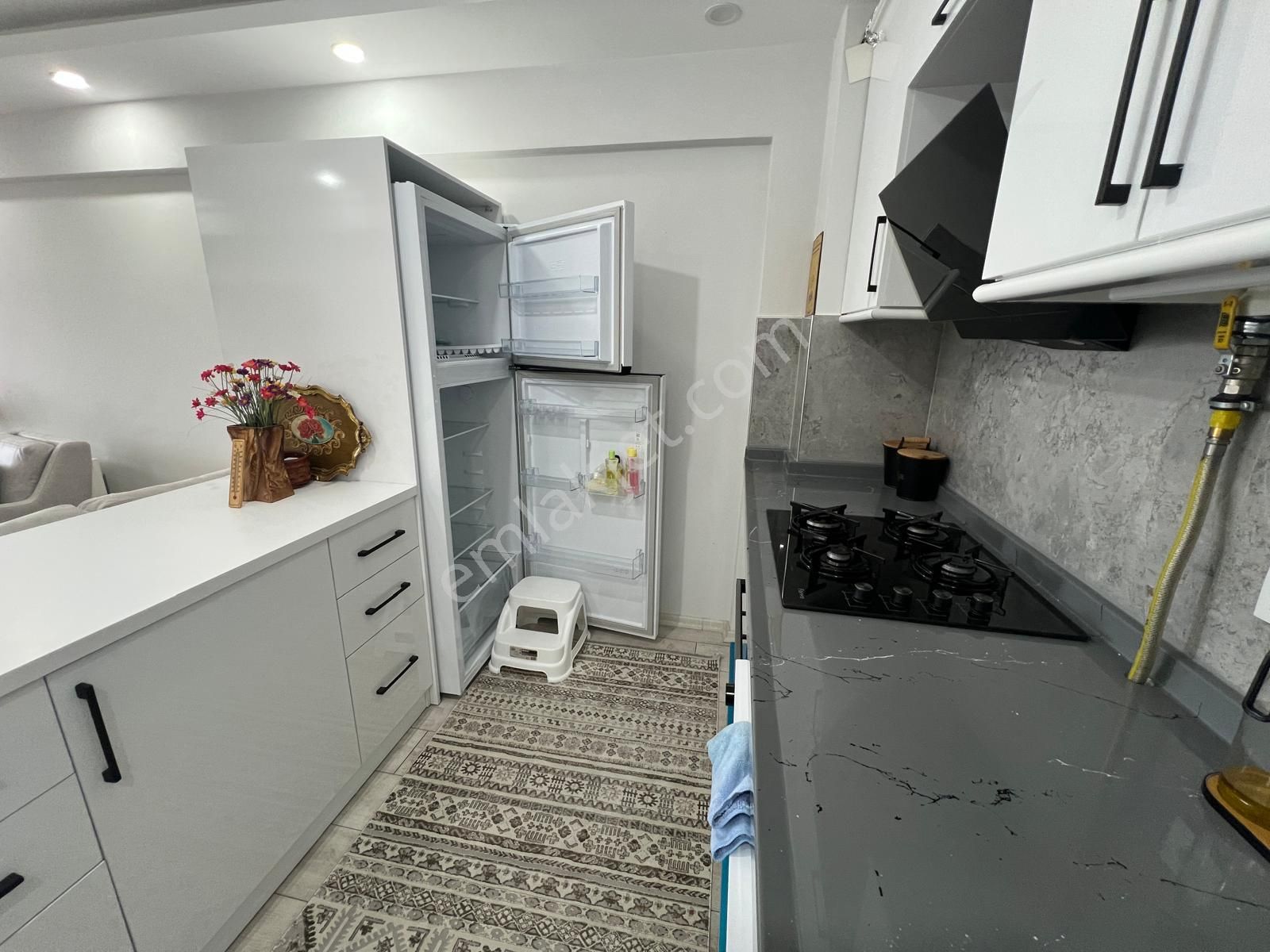 Lapseki Çardak'ta Boğaz Manzaralı 1+1 Satılık Daire - Görsel 6