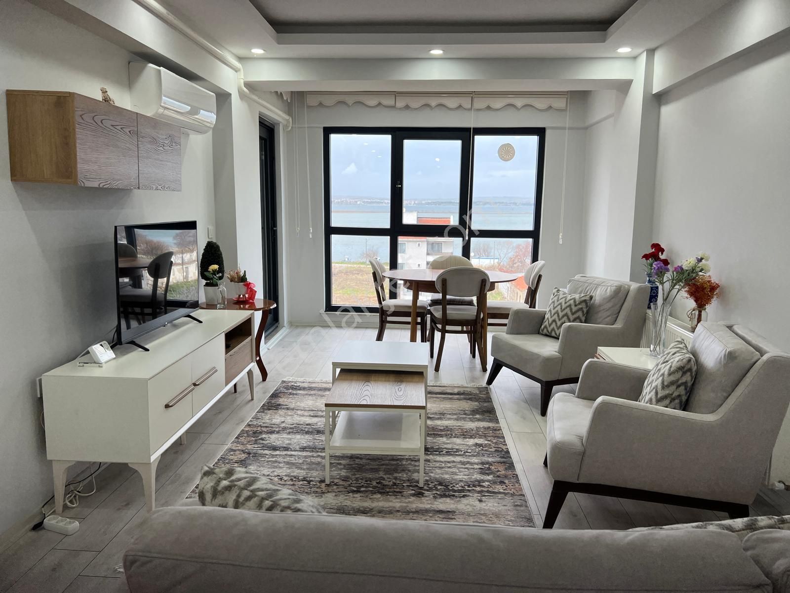 Lapseki Çardak'ta Boğaz Manzaralı 1+1 Satılık Daire - Görsel 2