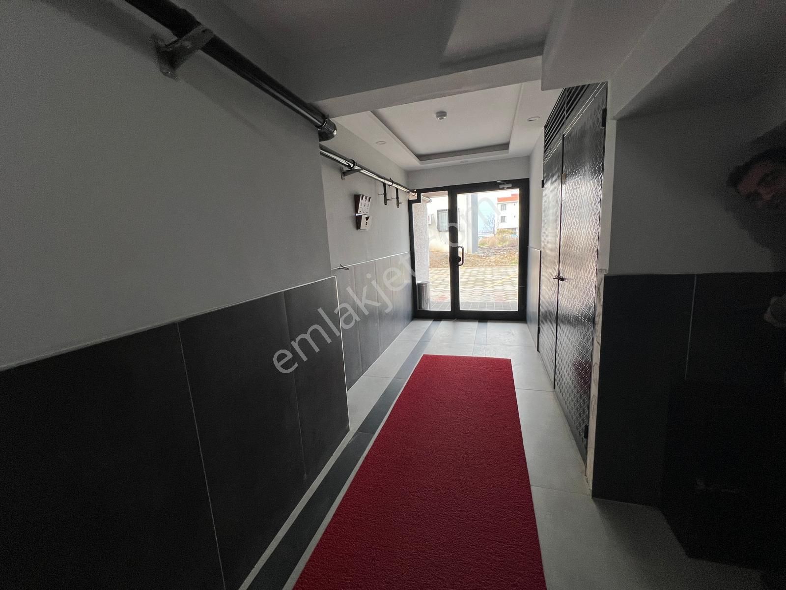 Lapseki Çardak'ta Boğaz Manzaralı 1+1 Satılık Daire - Görsel 29