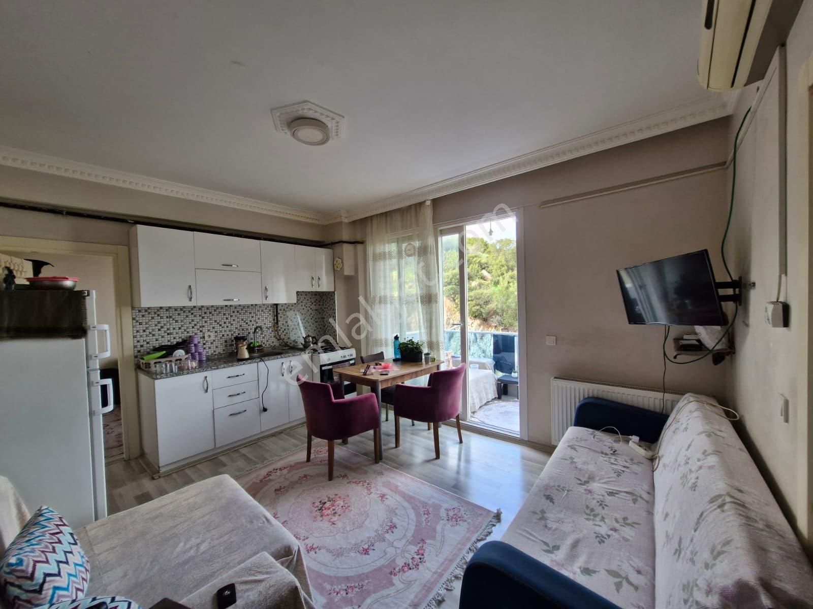 Çiğli Harmandalıda Satılık Eşyalı 1+1 Fırsat Daire