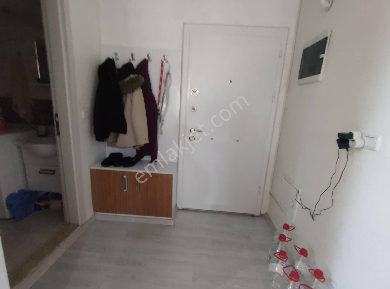 Devlet Hastahanesi Karşısında İçerisinde Kiracısı Olan Full Eşyalı Asansörlü Ara Kat 1.5+1 Apart - Görsel 5