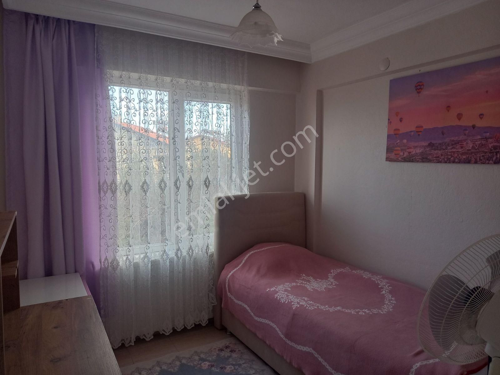 Sahilkent Bölgesinde Denize 100 Metre Uzaklıkta Eşyalı 3+1 Villa - Görsel 13