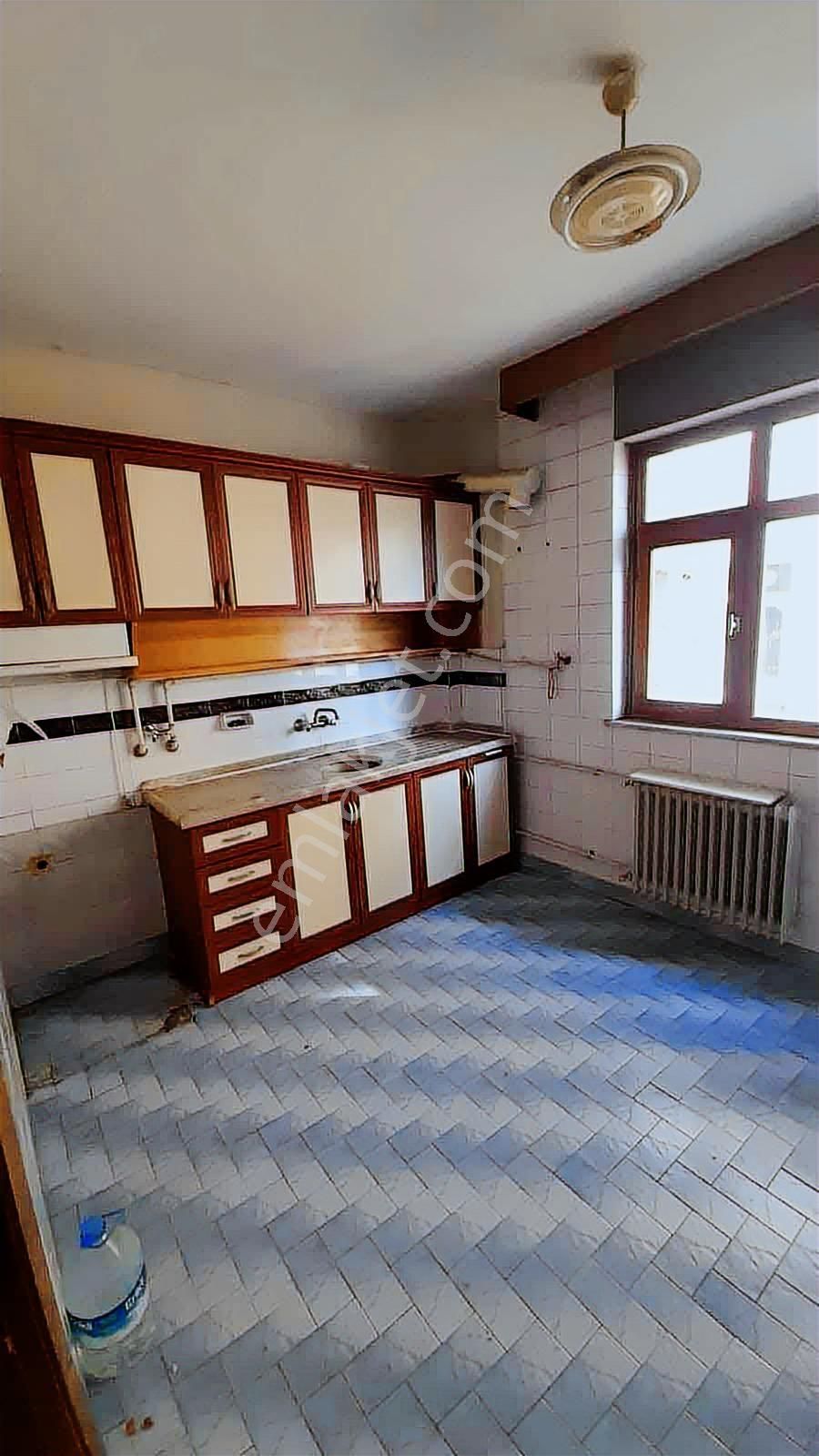 Dinamikten Çarşı Merkezde Satlık Daire - Görsel 6