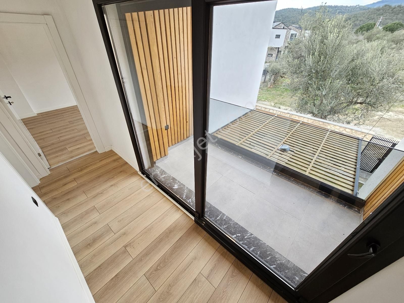 Eu Gayrimenkulden Saunalı Şömineli Havuzlu 5+1 Villa - Görsel 24