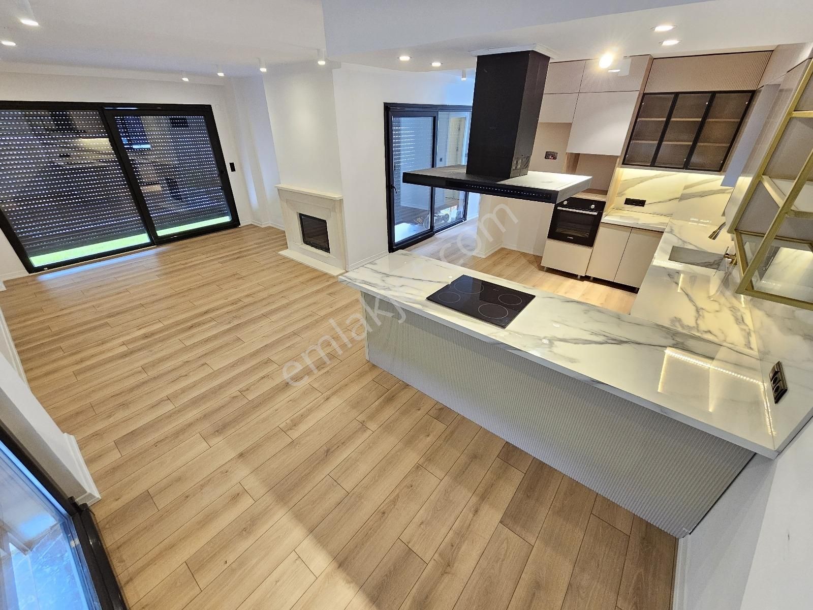 Eu Gayrimenkulden Saunalı Şömineli Havuzlu 5+1 Villa - Görsel 6