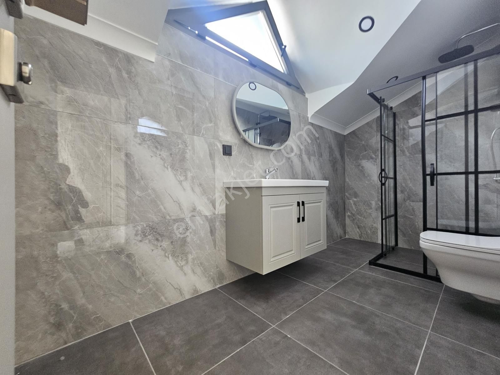 Eu Gayrimenkulden Denize Yakın Site İçinde Havuzlu 4+1 Villa - Görsel 22