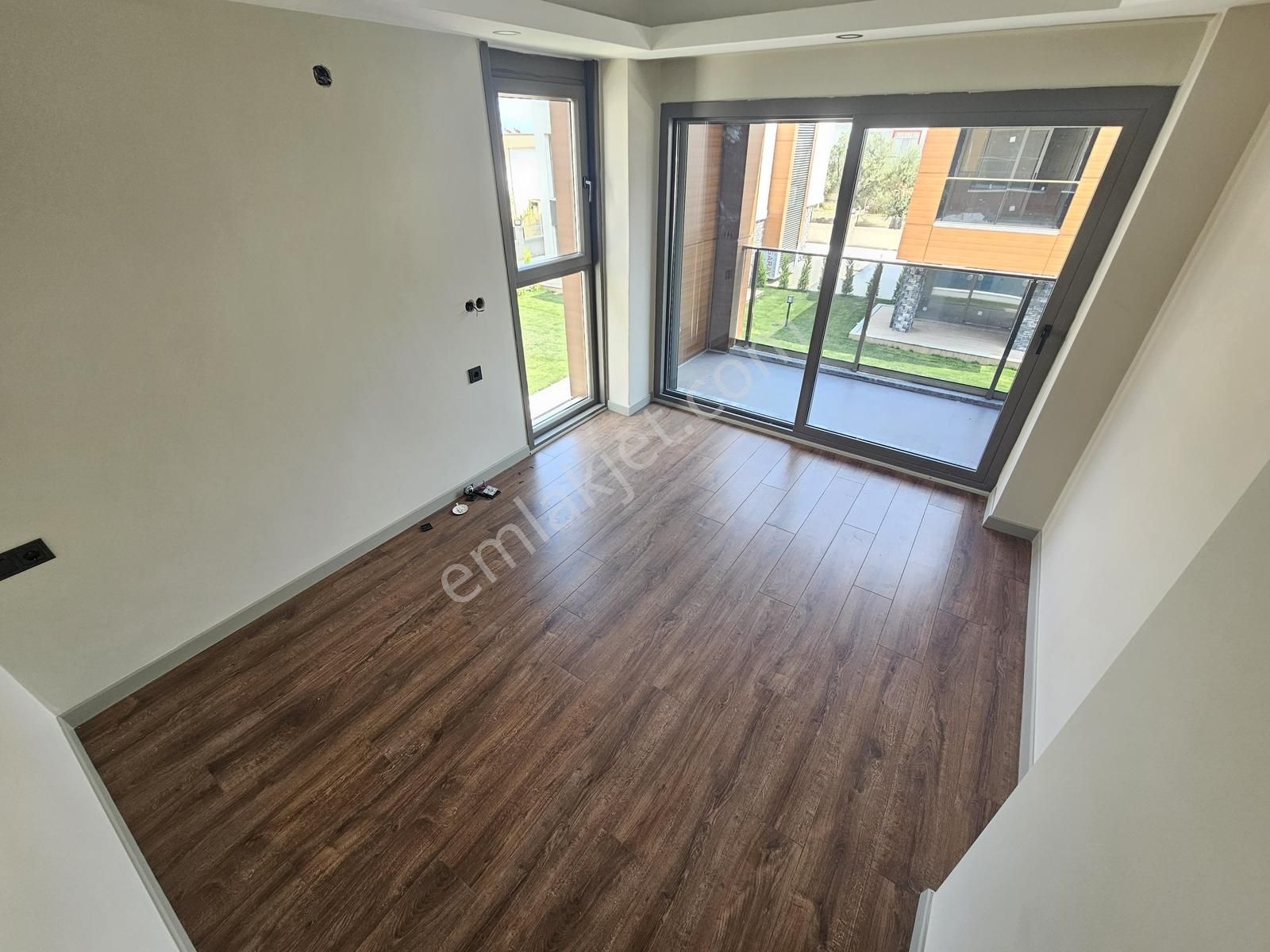 Eu Gayrimenkulden Denize Yakın Site İçinde Havuzlu 4+1 Villa - Görsel 27