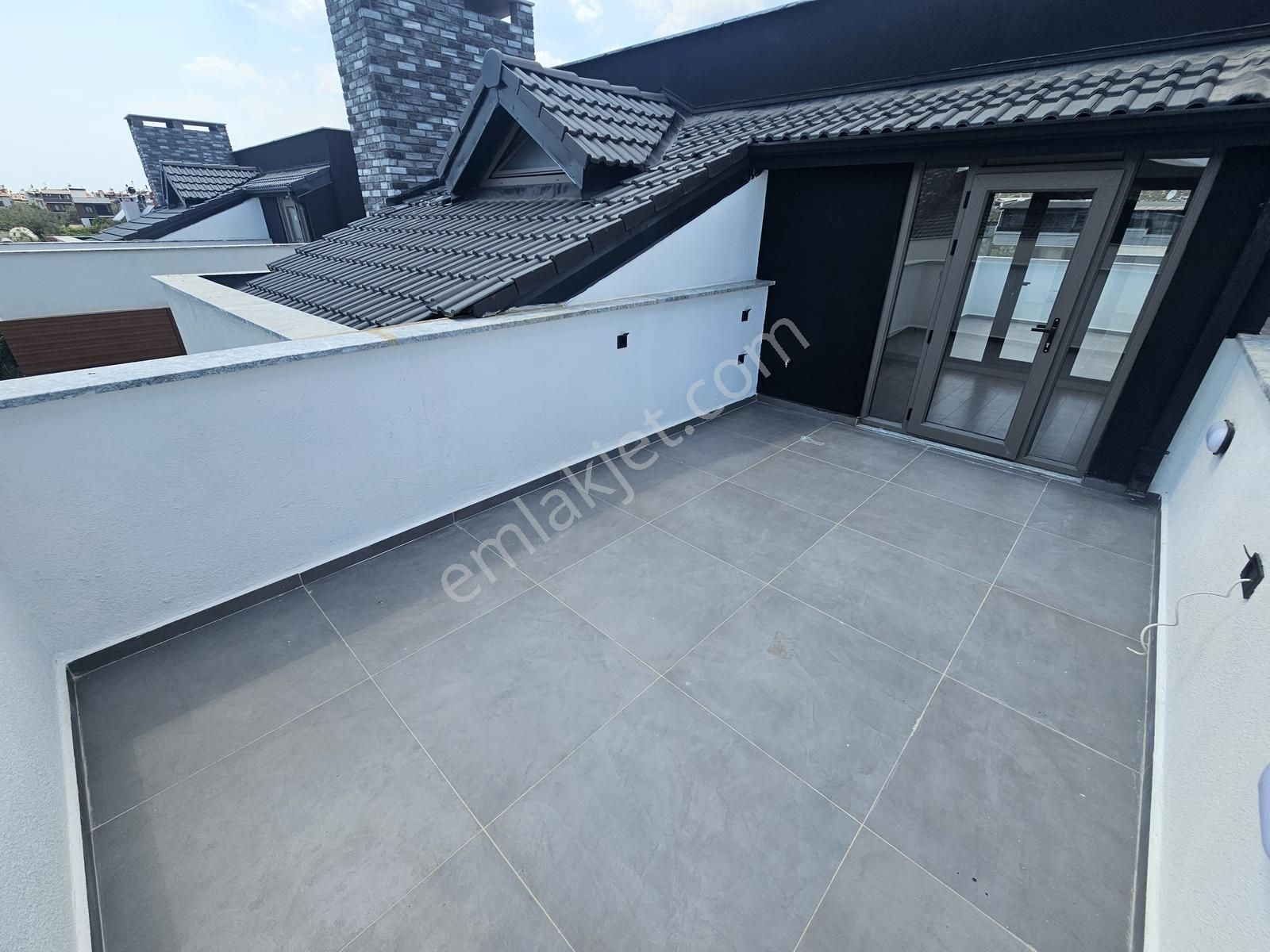 Eu Gayrimenkulden Denize Yakın Site İçinde Havuzlu 4+1 Villa - Görsel 16