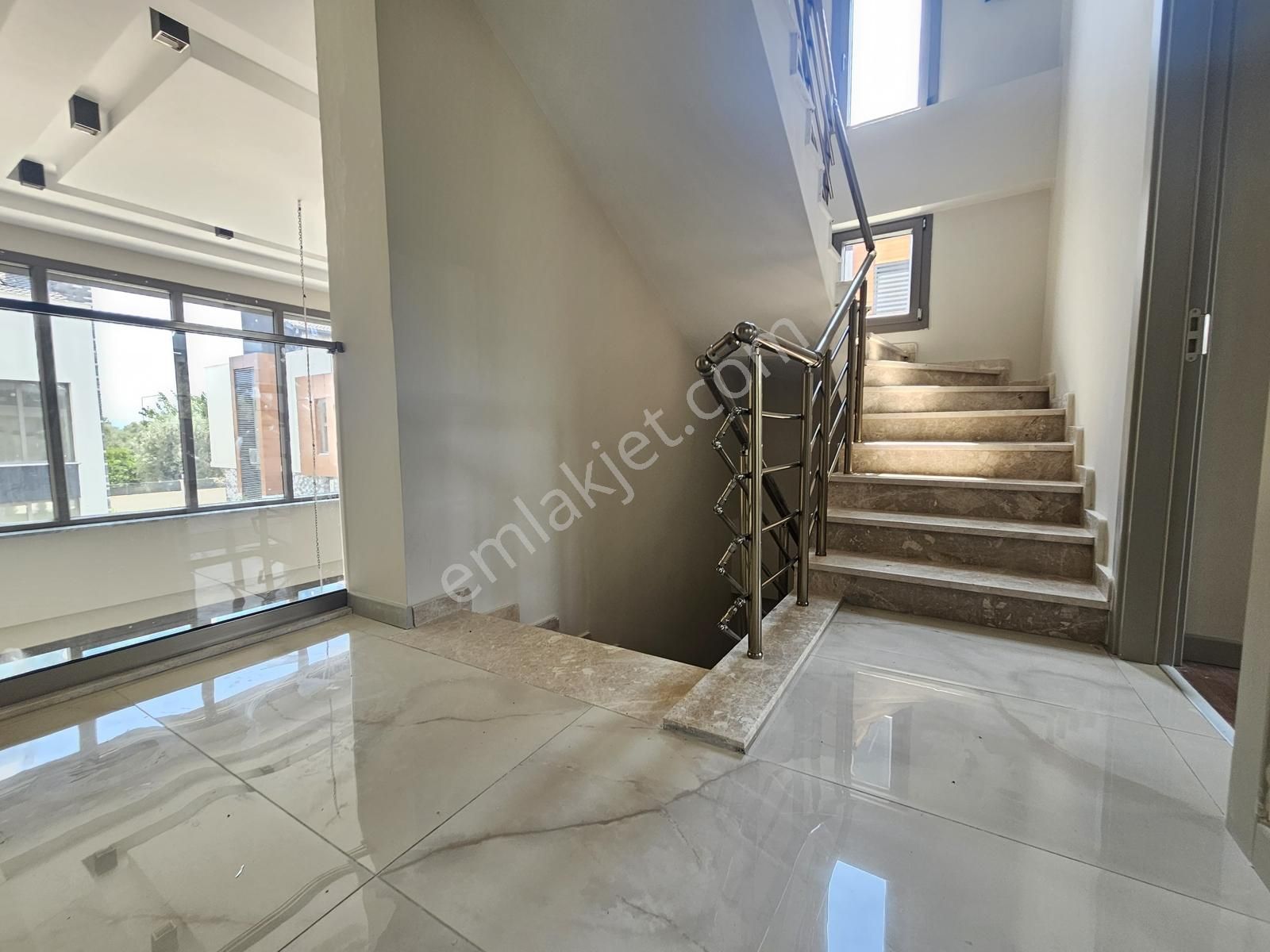 Eu Gayrimenkulden Denize Yakın Site İçinde Havuzlu 4+1 Villa - Görsel 33