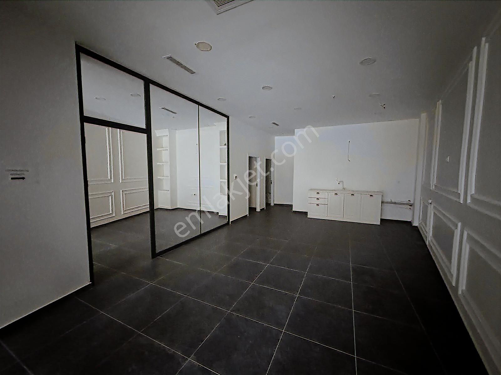 Sinpaş Altınoran Çarşı'da Kiralık Dekorlu Lüks Ofis - Görsel 2