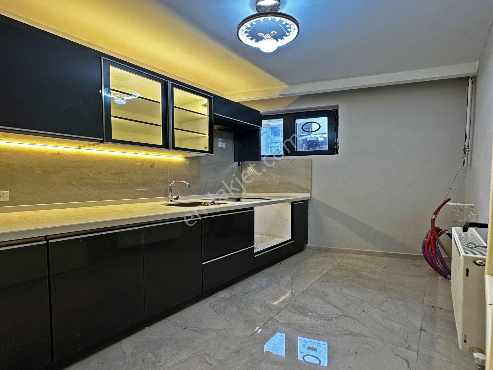 Özgür Yapı'dan Metrobüse Yakın İçi Ful Dekorlu Satılık Daire - Görsel 2