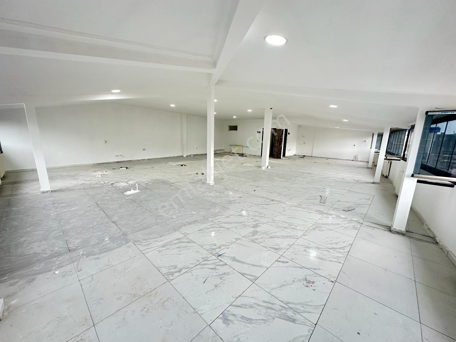 Loft'tan Sefaköy Merkezde Kiralık 6 Katlı 1.200m2 Plaza - Görsel 13