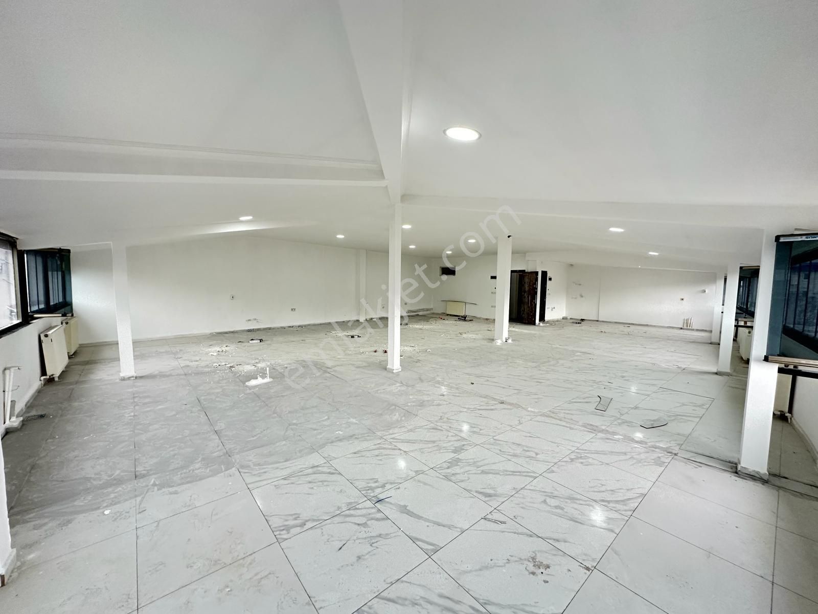 Loft'tan Sefaköy Merkezde Kiralık 6 Katlı 1.200m2 Plaza - Görsel 5