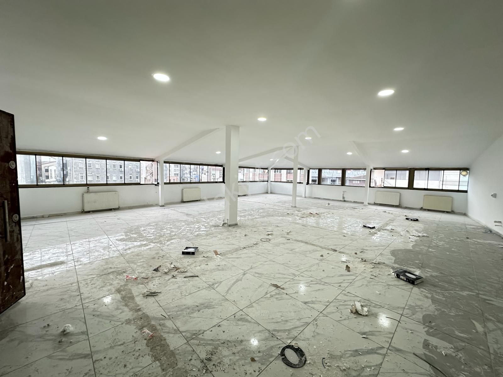 Loft'tan Sefaköy Merkezde Kiralık 6 Katlı 1.200m2 Plaza - Görsel 9