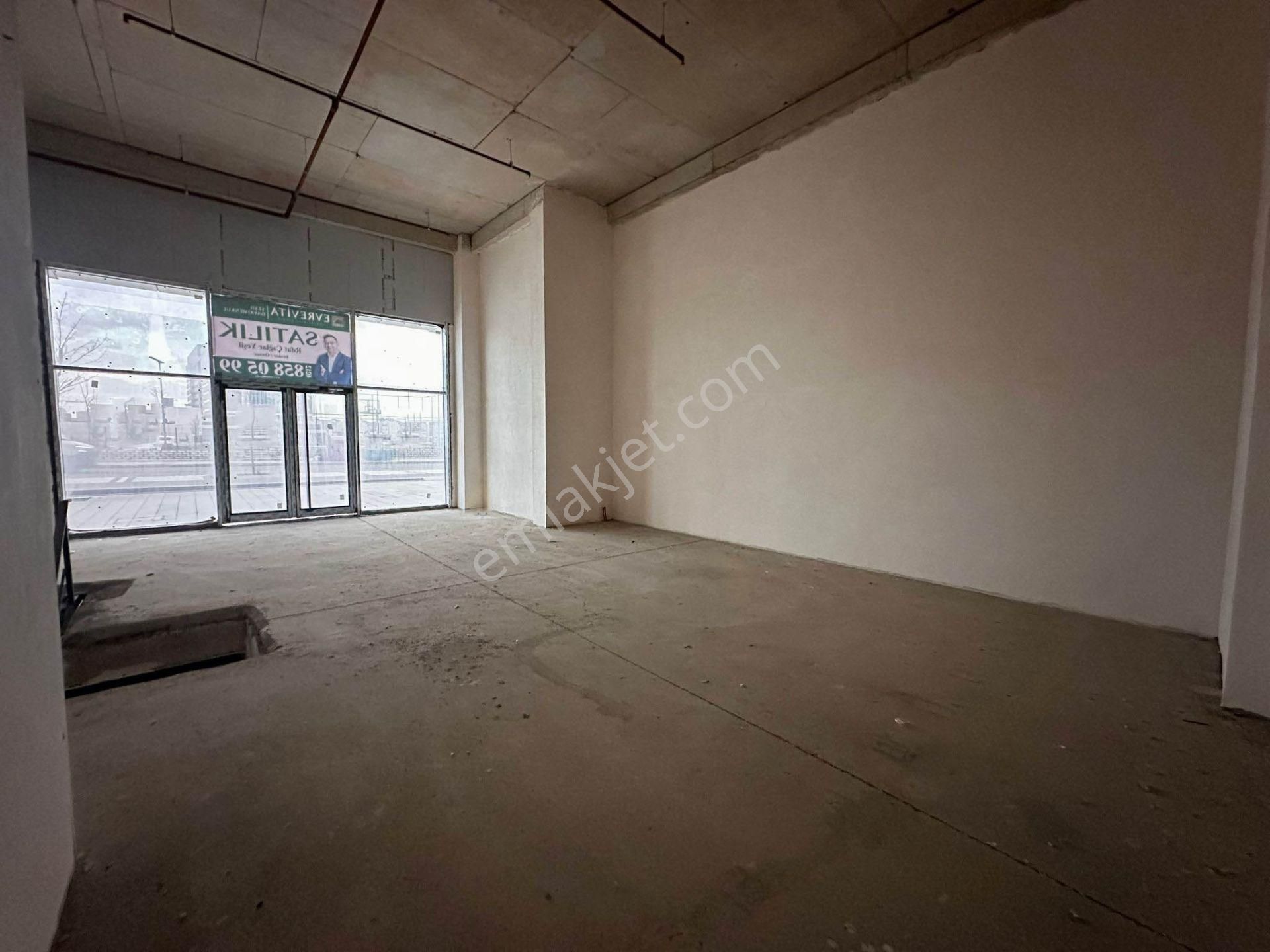 Cadde Cephe Hastane Karşısı Kiralık Dükkan 143m2 (asma Hariç)