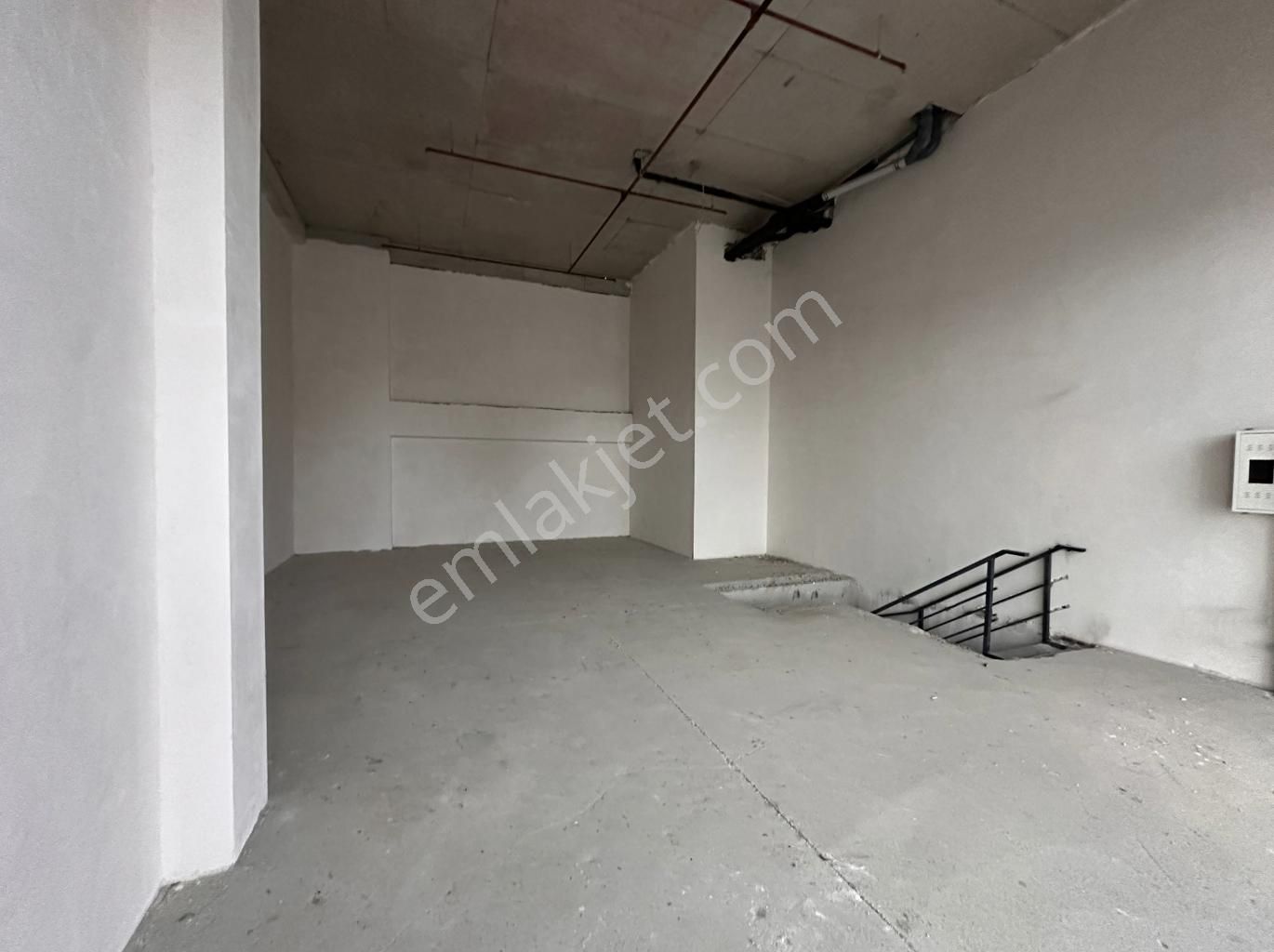 Cadde Cephe Hastane Karşısı Kiralık Dükkan 143m2 (asma Hariç) - Görsel 2