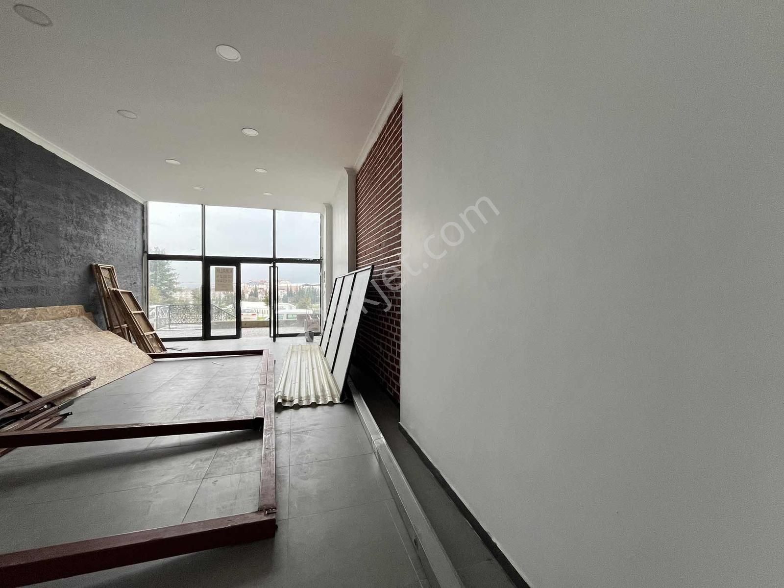 Yaşam Gayrimenkulden Kiralık Dükkan - Görsel 12